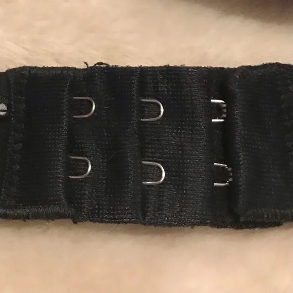 Tommy Hilfiger 34C push up Balconette bra black with gray polkadots and lace - Picture 8 of 8